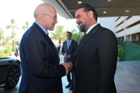 رئیس پارلمان عراق خواستار امتیاز ویژه در صادرات نفت از تنگه هرمز شد