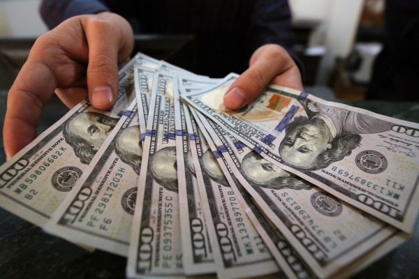 نرخ‌ها در بازار رسمی و غیررسمی ارز به هم نزدیک شدند
