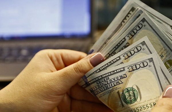 ارز تک نرخی رانت و انحصار در تولید و تجارت را از بین می برد